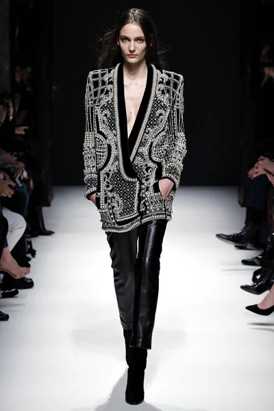 Look 12